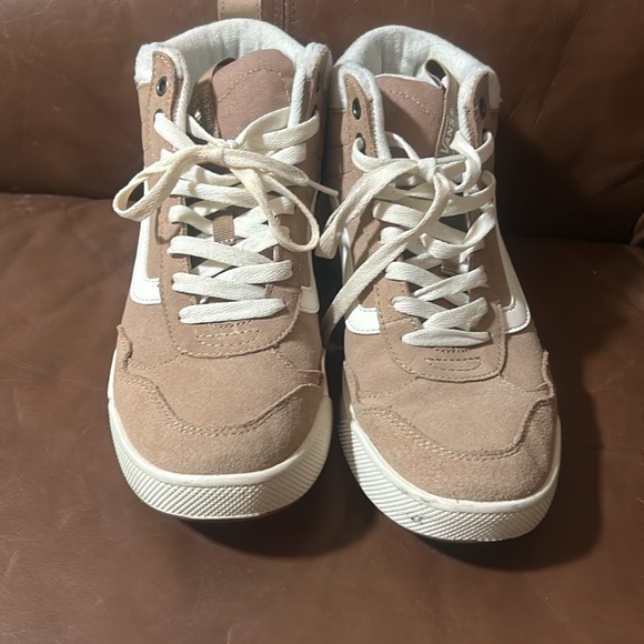 Vans - Picture 6 of 7